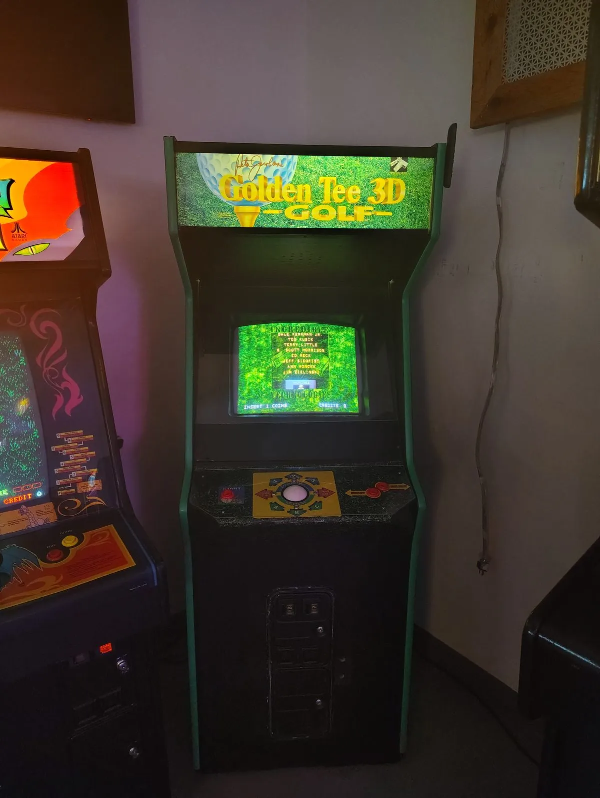 Golden Tee 3D Golf arcade cabinet